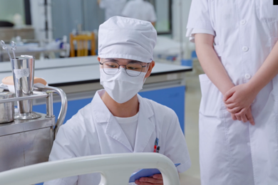 �������ʵġ��С������