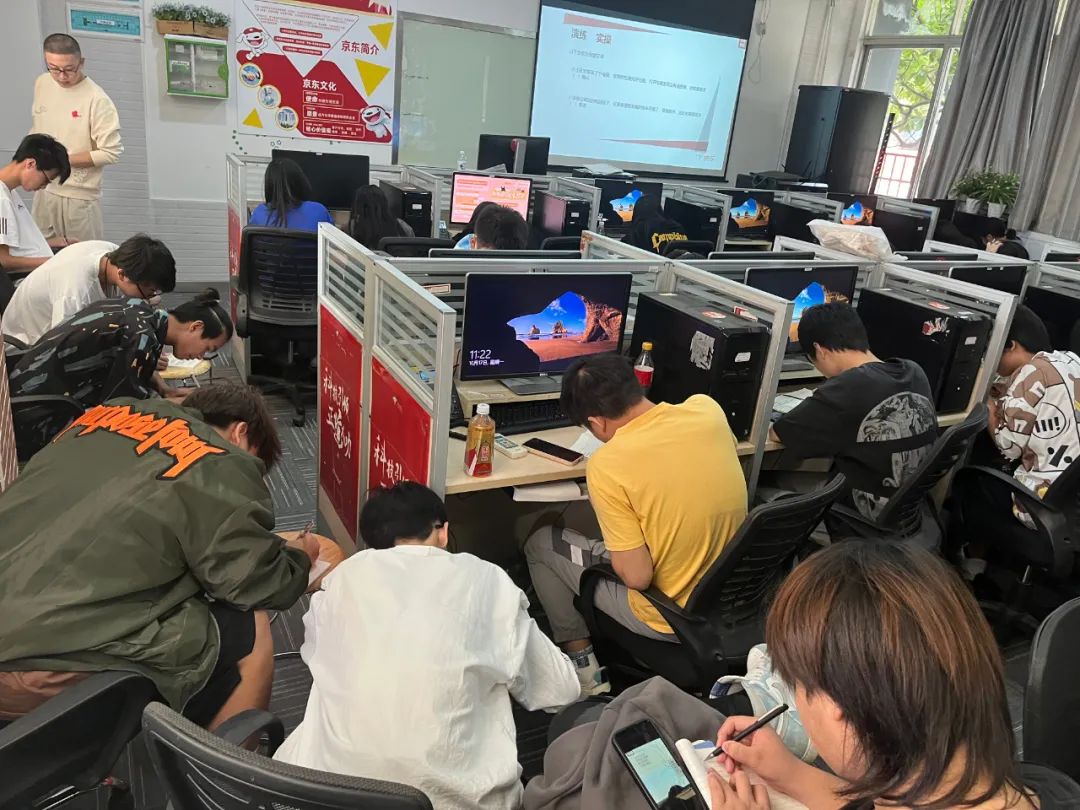 京东“双十一”客服实训又双叒叕来利来国际了!9.jpg 京东“双十一”客服实训又双叒叕来利来国际了!9.jpg