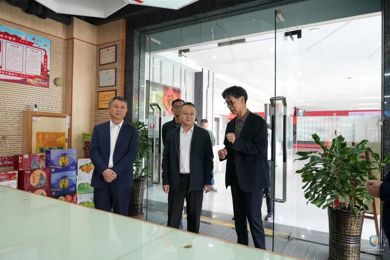 ���ݻ�����ί��ί��ͳս������Ф����һ��ݰ���������ʽ�������ָ��