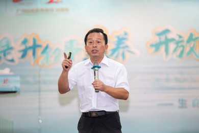 ����������������ר��ίԱ�Ὠ���������������������˶�˳����չ