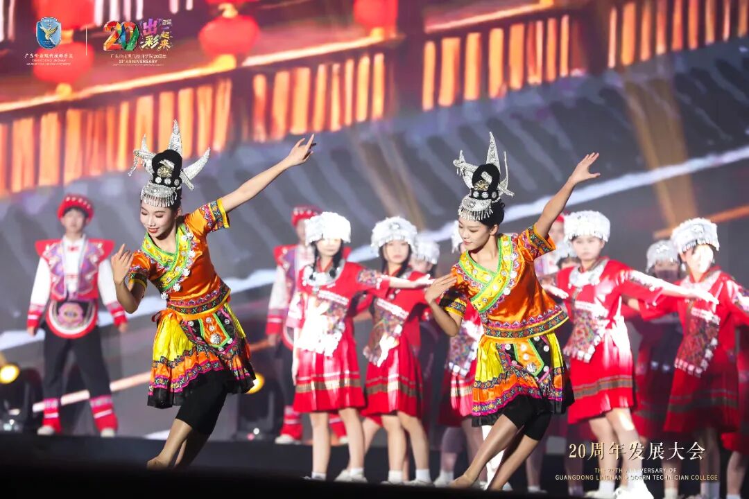 7251d4180fb141ebb1f86db3d909c055 图片